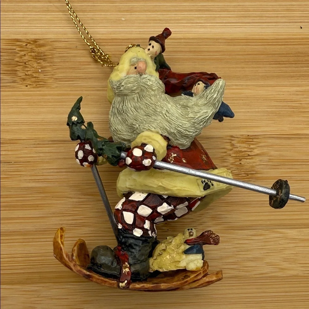 Boyds Bears Carvers Choice Santa In The Nick of Time Skiing Ornament #370200